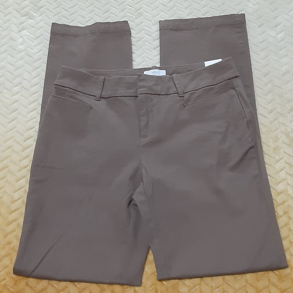 Women's Dark Khaki Dockers Pants Size 4 ReguLar NWT